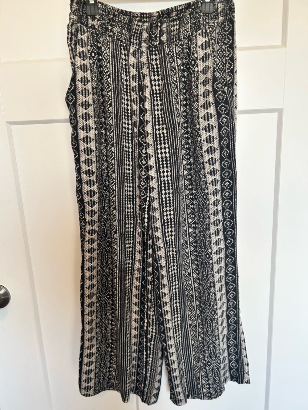 Matty M Black & White Geometric Wide-Leg Pants - XS